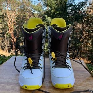 NWB Men’s Burton snowboard boots - size 13